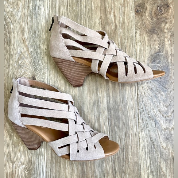 Corso Como Women's Genni Dress Sandal, Tan Sporty Goat, 7 M EUC - Picture 6 of 6